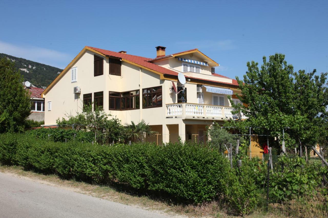 Apartments & Room Jagoda Baška Exteriör bild